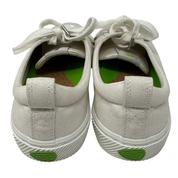 Cariuma OCA Low Pantone Snow White Canvas Contrast Thread Sneaker 8.5 M / 10 W - Picture 3 of 11